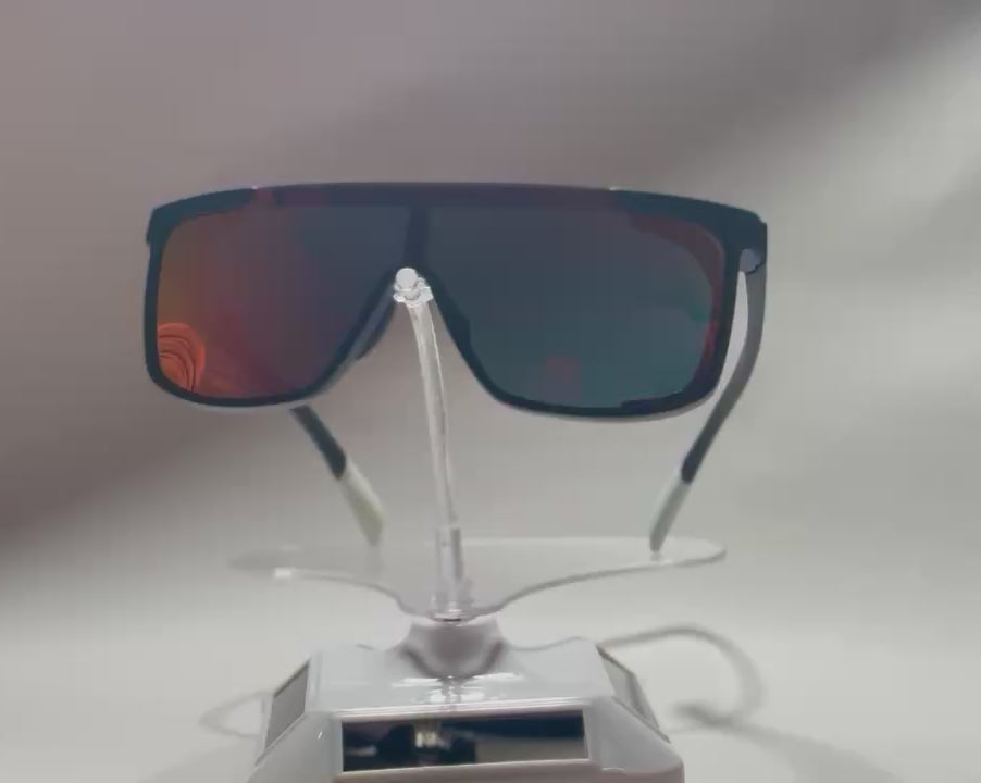 Black 𝙲𝚘𝚍𝚢 sunglasses for everyday safety and fashion